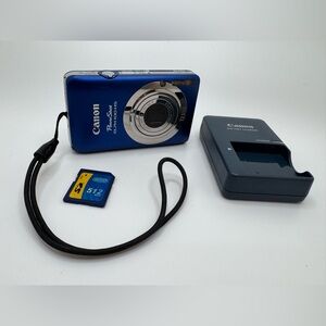 Canon PowerShot ELPH 100HS Blue w Charger and SD Card